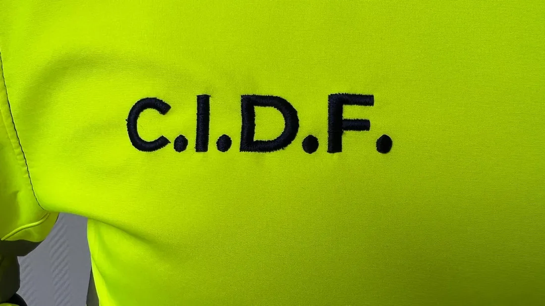 C.I.D.F. — Broderie fluo — le détail