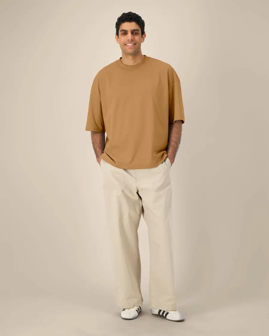 T-shirt oversized camel porté, coupe ample, qualité premium